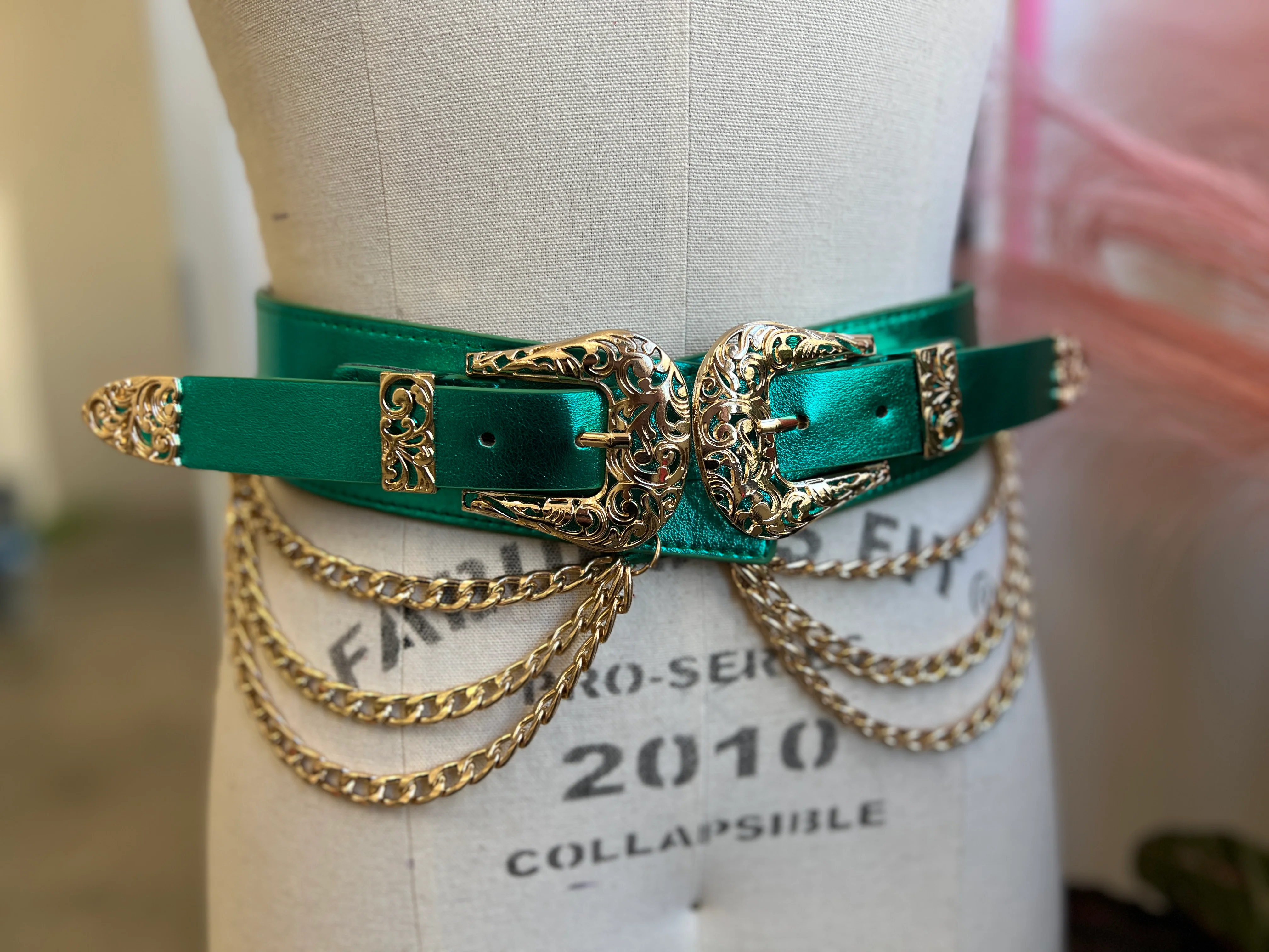 Western-style faux leather belt with triple chains - Image 10
