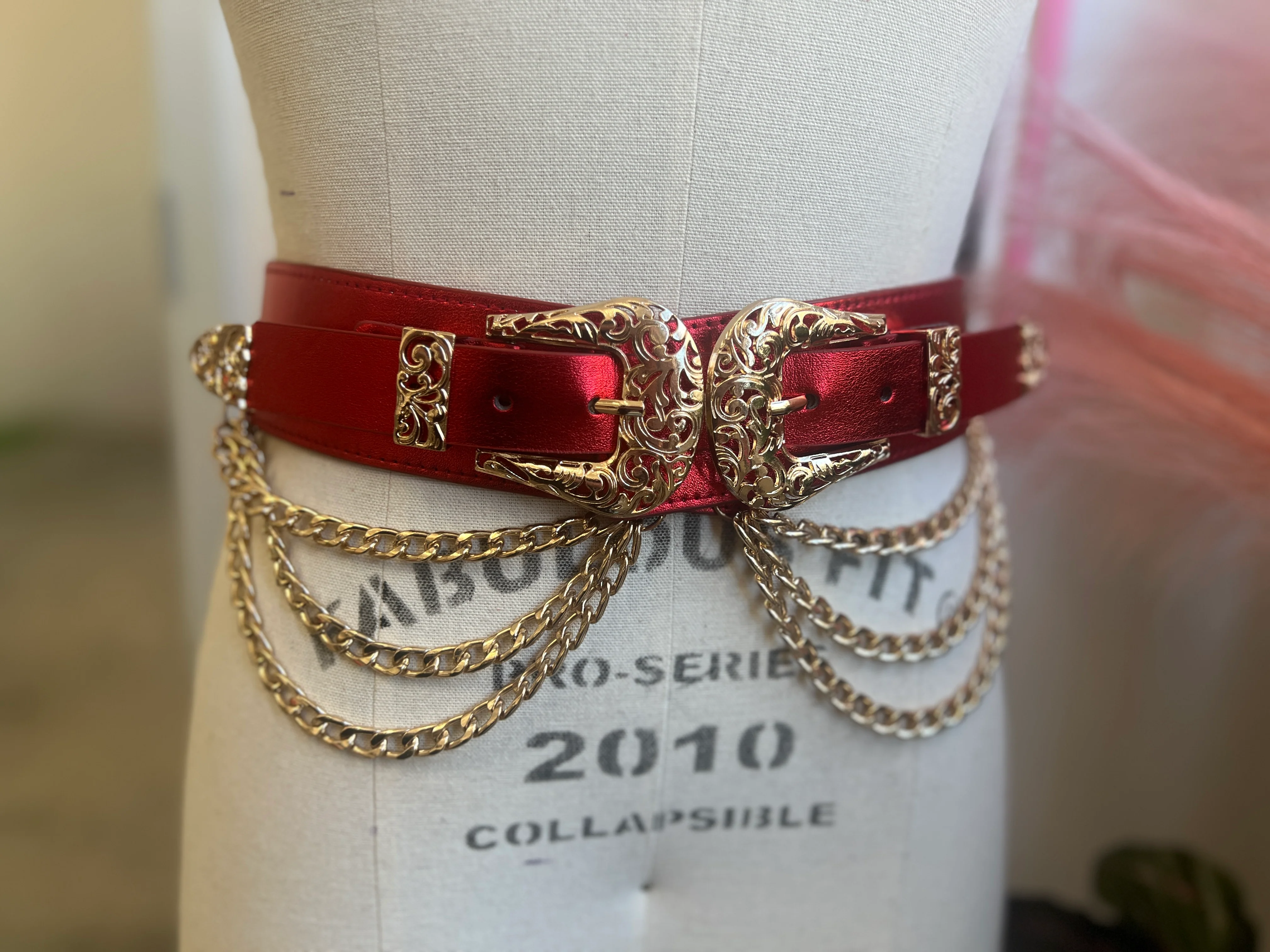 Western-style faux leather belt with triple chains - Image 11