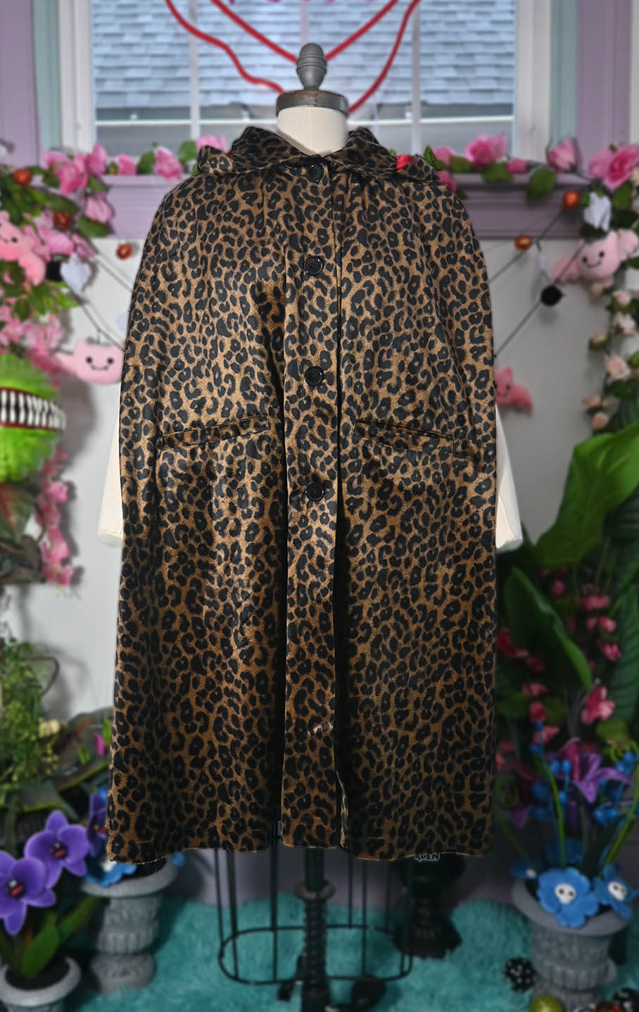 FLORENCE HOODED CAPE IN LEOPARD VELVET - Image 5