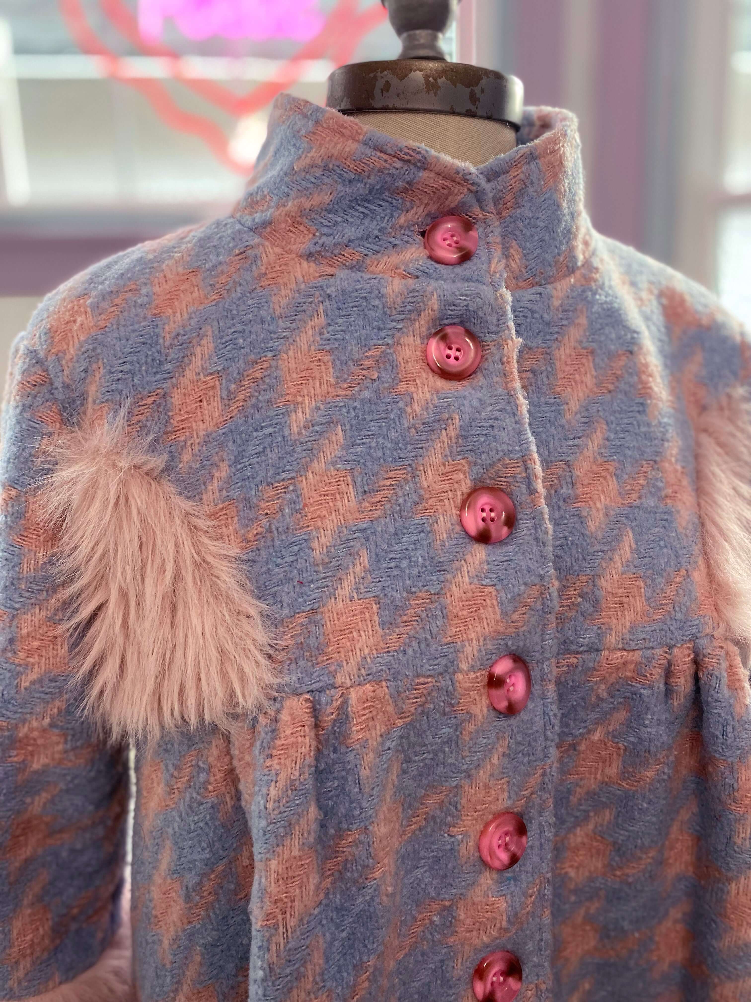 Marie Swing Coat in pink/blue Houndstooth - Image 4