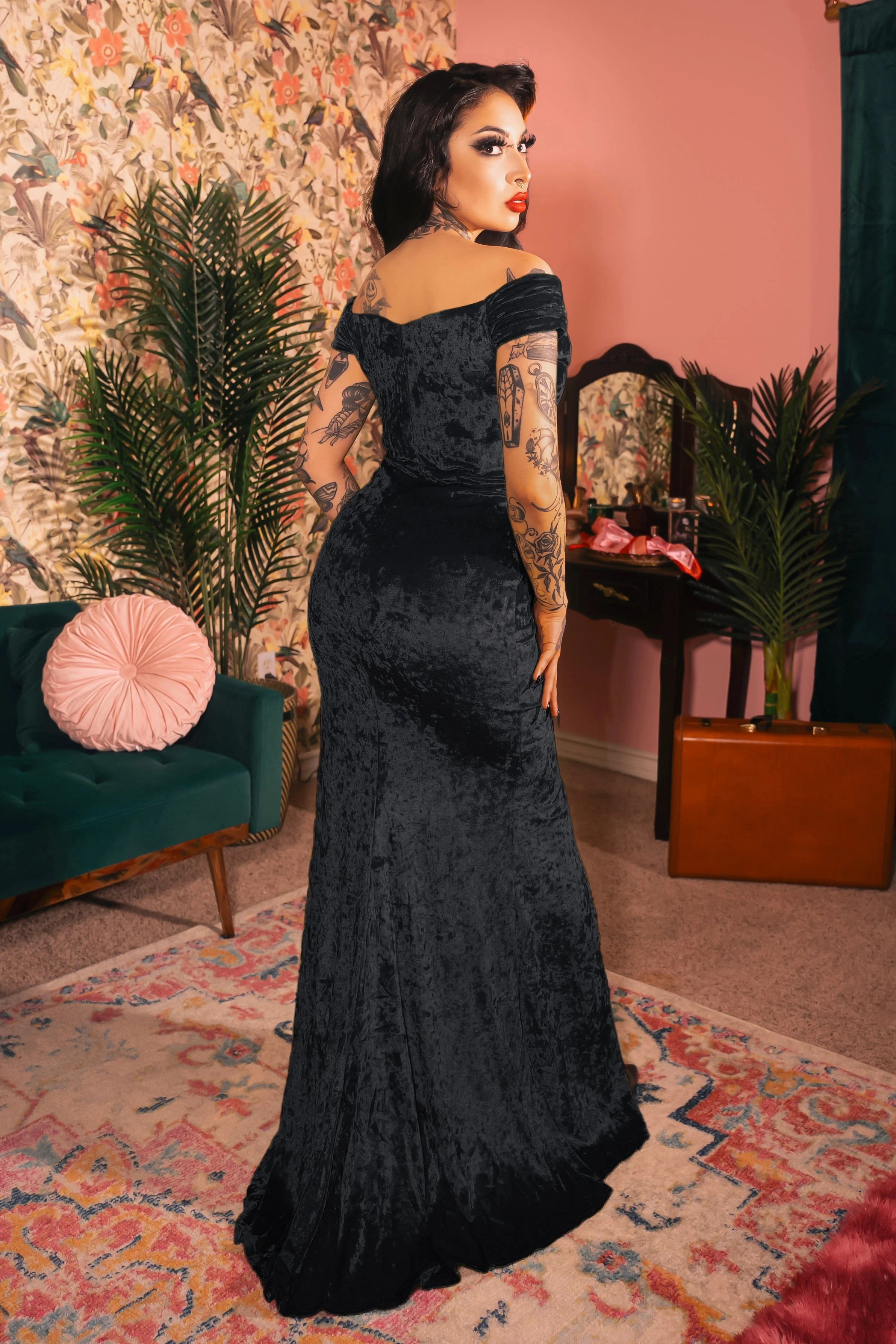 Oozma Onyx Velvet Gown by Weasel Wear - Image 2