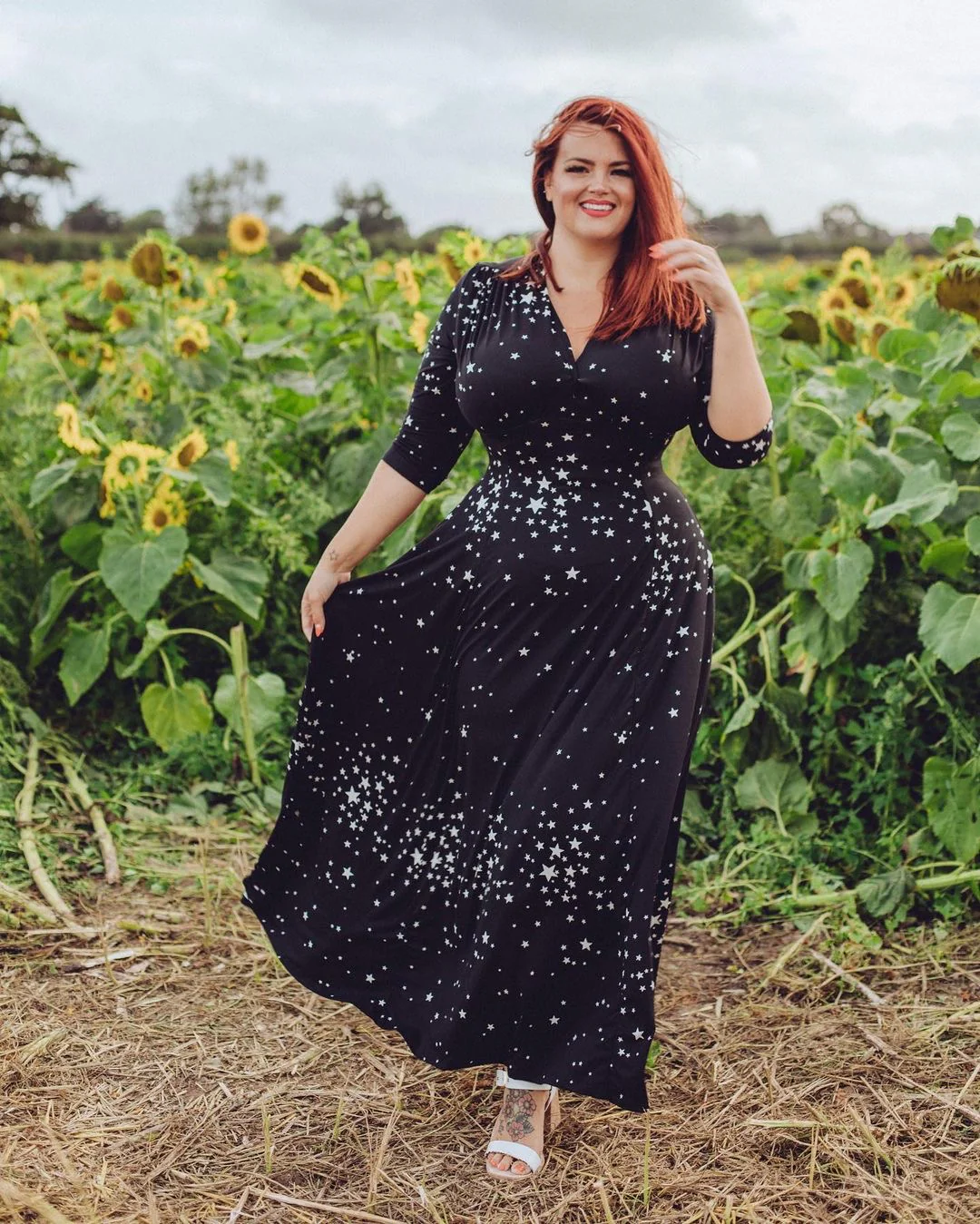 Raquel 3/4 Sleeve Black Maxi Star Clusters dress - Image 3