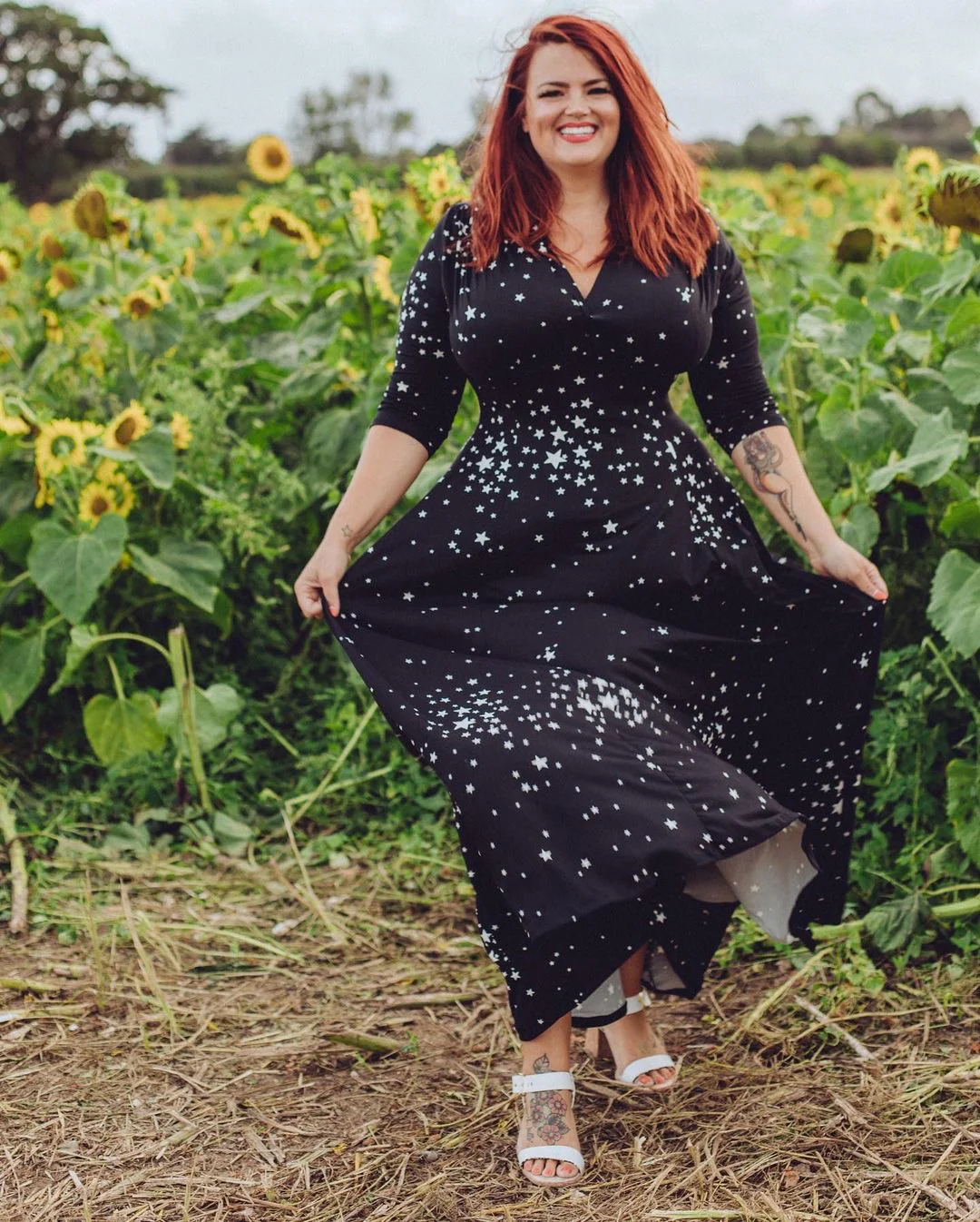 Raquel 3/4 Sleeve Black Maxi Star Clusters dress - Image 5